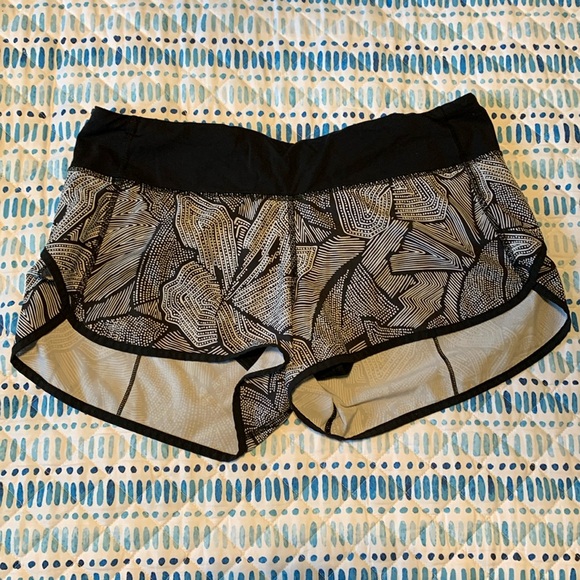 Lululemon Speed short - Picture 2 of 5